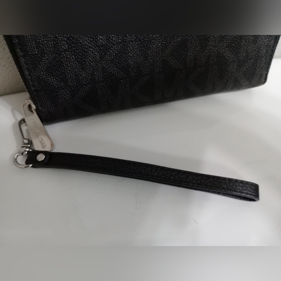 Michael Kors Signature Logo Jet Set Large Wallet Wristlet & NWT Dust Bag - Picture 7 of 15
